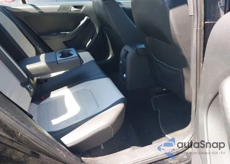 2016 Volkswagen Jetta 1.8T Sport z USA, uszkodzony, nr VIN 3VWD17AJ3GM299468